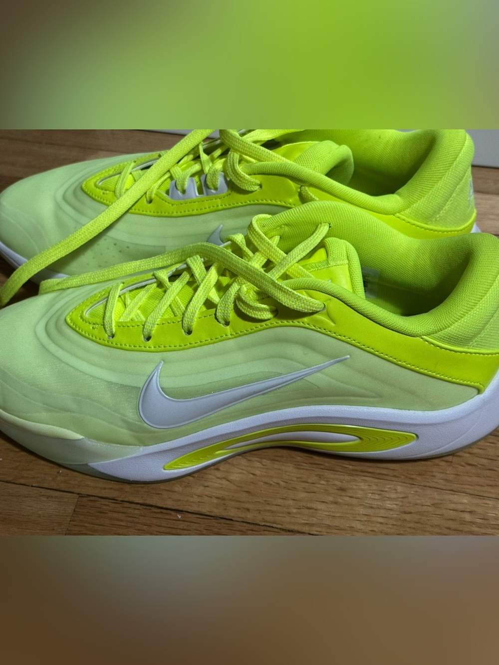 Nike Volt Gradient Wave Running Shoes